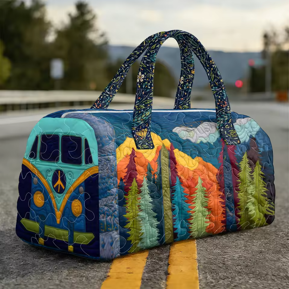 Grace soft quilted travel bag in the wave-stitch pattern