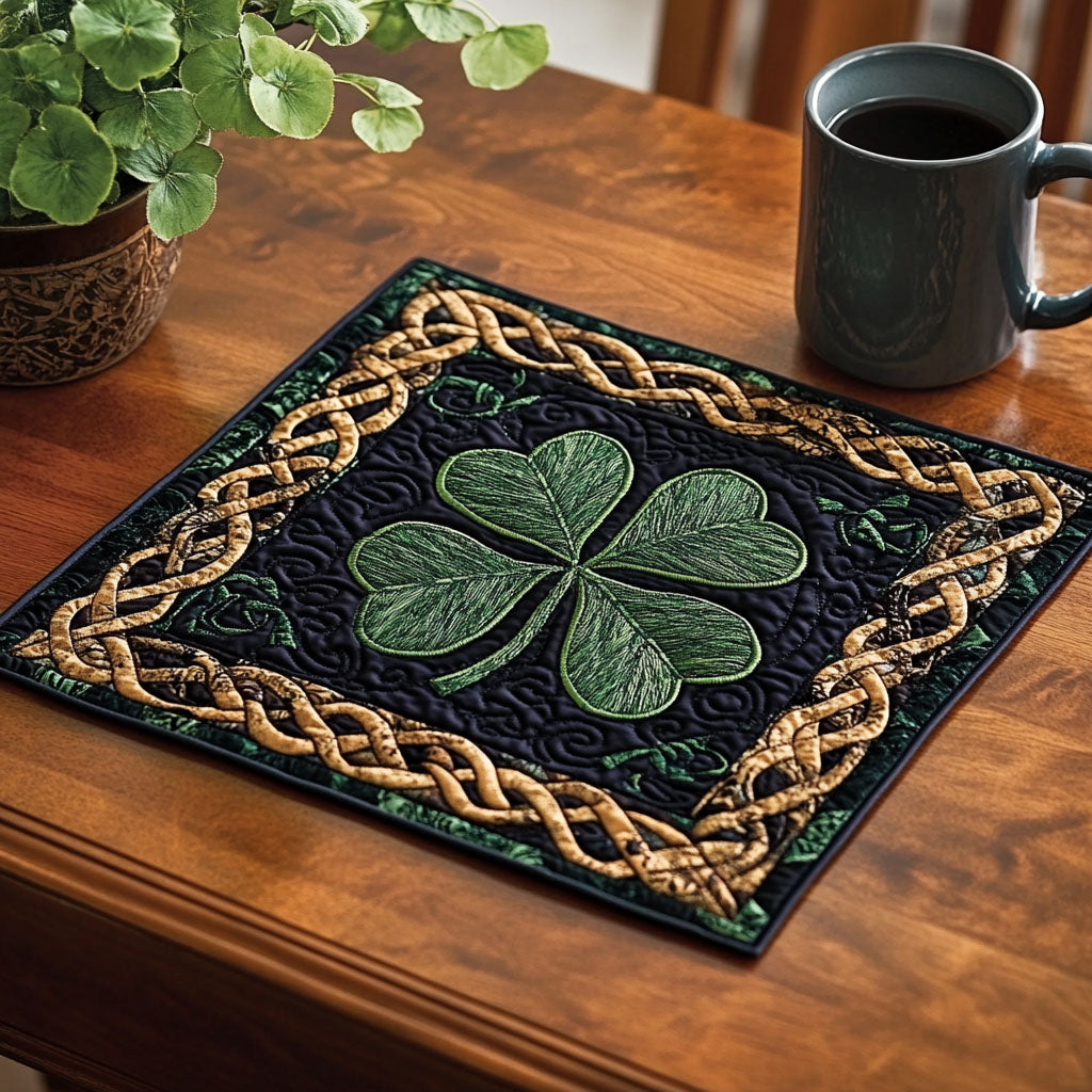 Celtic Shamrock quilted placemats – clover in a Celtic border