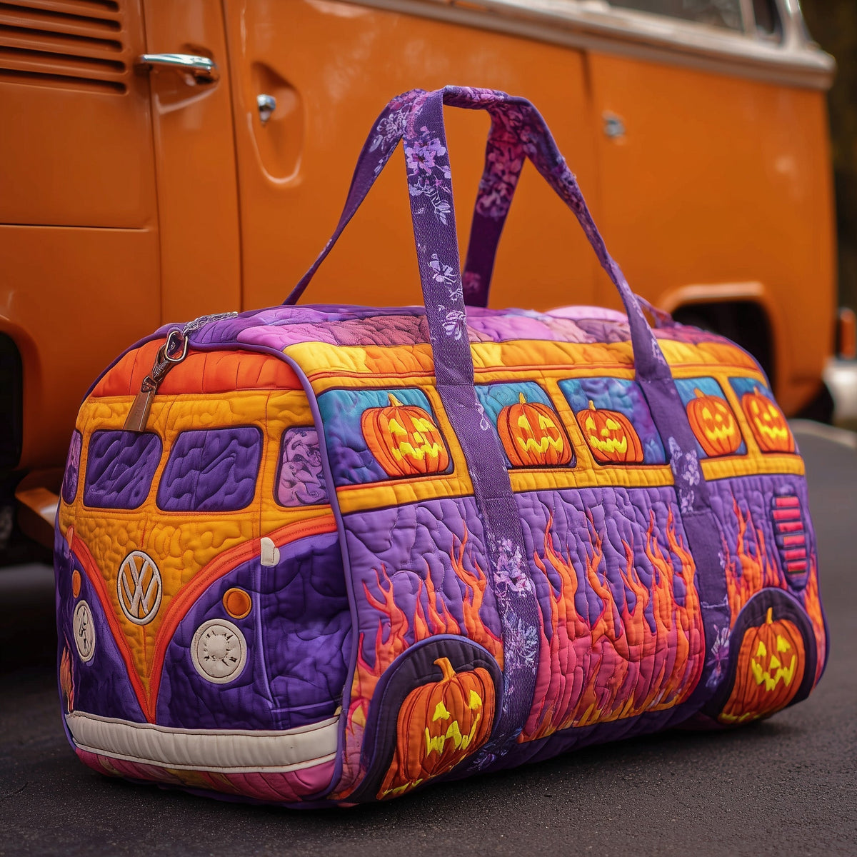 Flaming Pumpkin Van quilted weekend bag – flaming camper van