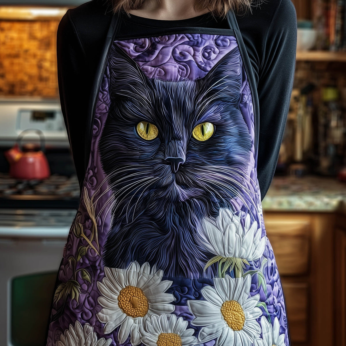 Daisy Black Cat quilted apron – black cat with daisies