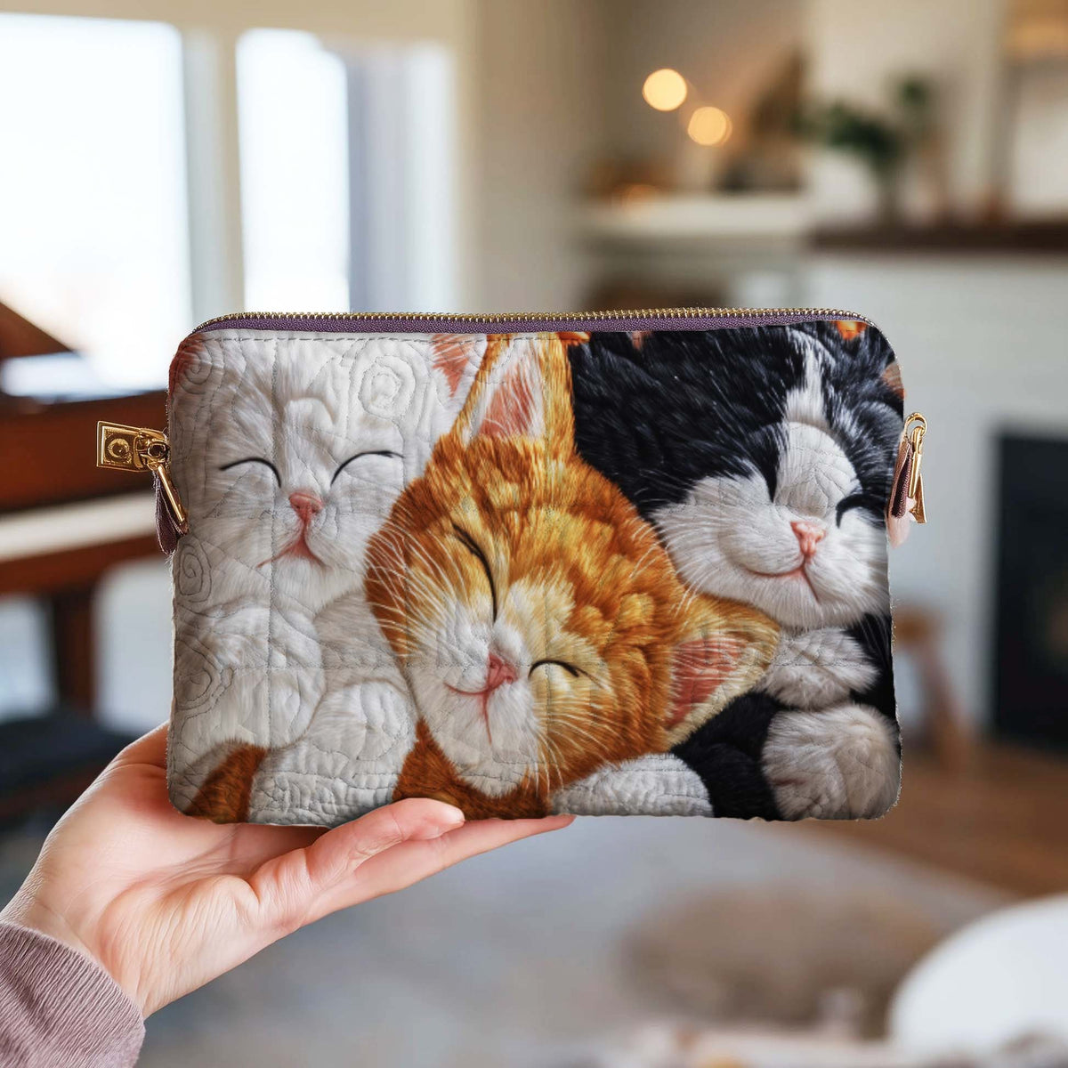 Cuddling Cats quilted purse – three cuddling cats