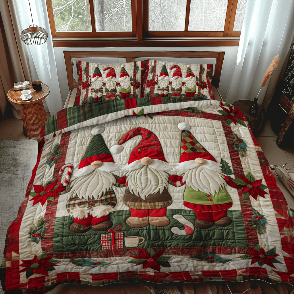 Gnome Trio quilted bedspread set – three gnomes with a red and green border
