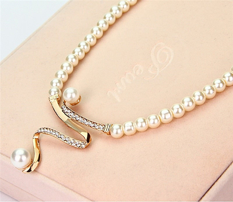 Pearl Necklace & Earrings Set - Crystal Swirl