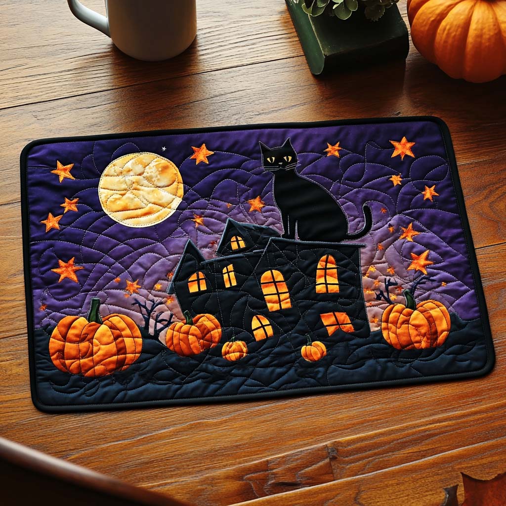 Haunted Night quilted placemats – haunted house and cat