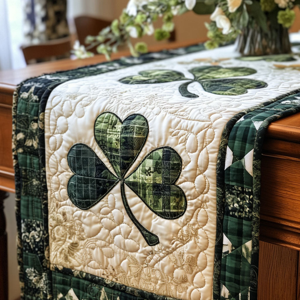 Plaid Shamrock quilted table runner – plaid shamrock on cream