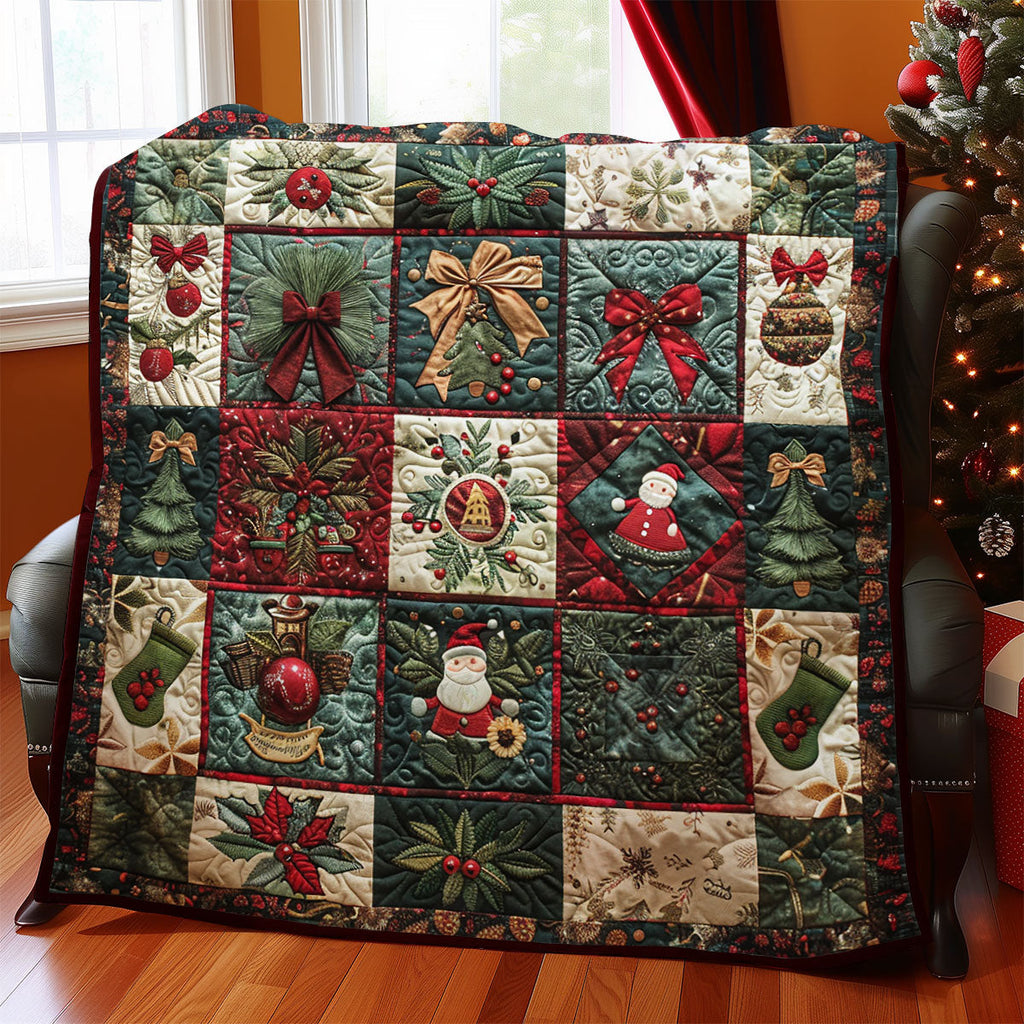 Christmas Patchwork quilted throw – christmas motifs in red and green patchwork