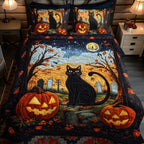 Black Cat and Pumpkins quilted bedspread set – black cat between jack-o'-lanterns